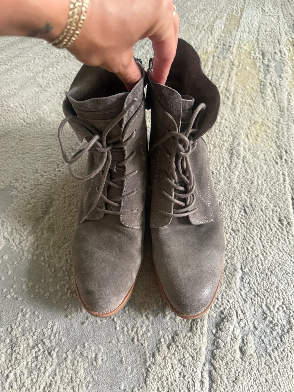 Sofft Annalise grey suede lace up ankle boots stacked block heel 9.5